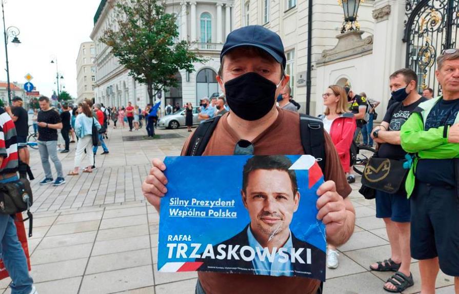 Los polacos dirimen en las urnas el rumbo europeo del país