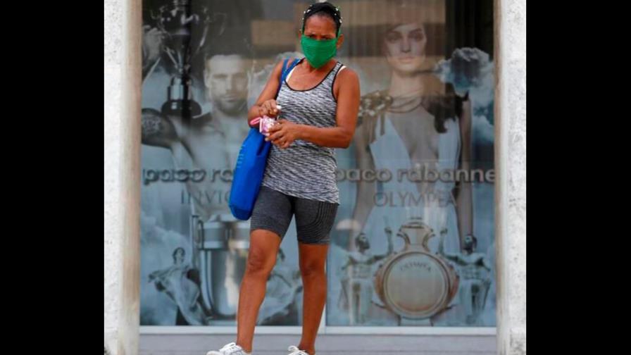 Cuba registra el menor número de casos diarios de COVID-19 en el último mes