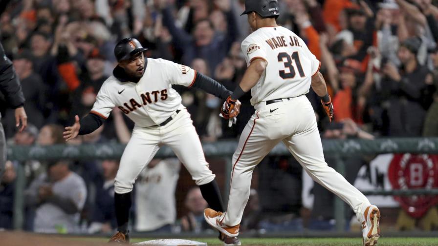 Wade define por Gigantes, que se aferran a cima divisional Wade define por Gigantes, que se aferran a cima divisional