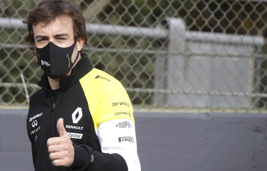 Fernando Alonso es operado con éxito de la mandíbula tras su accidente de bicicleta