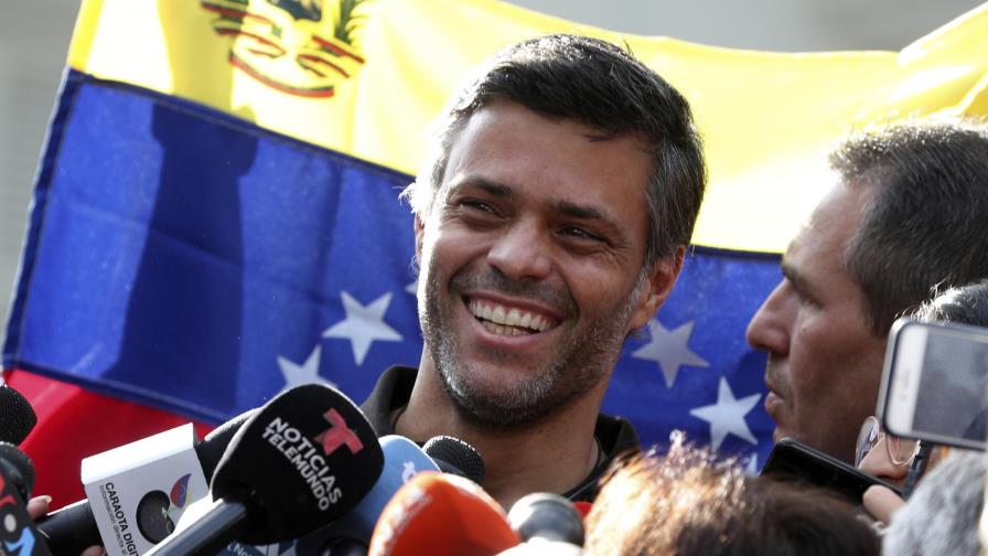 Oposición venezolana recibe nuevo golpe con fuga de López