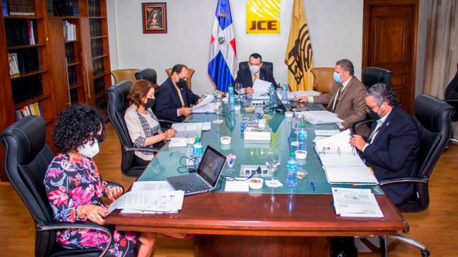 JCE: 26 organizaciones políticas entregaron sus opiniones sobre orden de boletas
