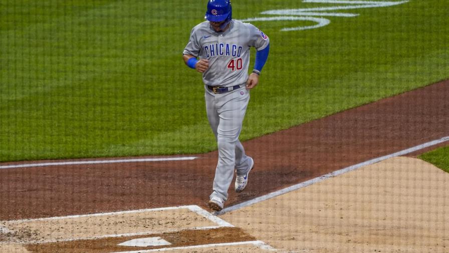 Happ empaña debut de Hayes, Cachorros superan a Piratas 8-7