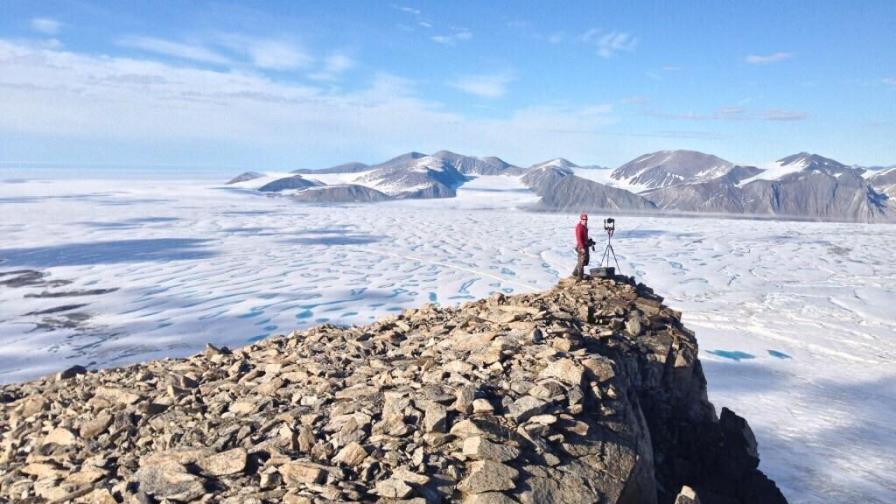 Última plataforma intacta de hielo en Canadá se rompe Última plataforma intacta de hielo en Canadá se rompe