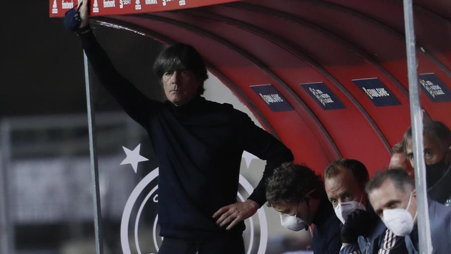 La prensa alemana pone a Löw en la picota por la debacle ante España