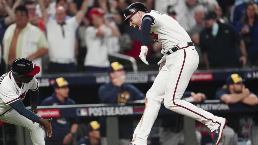 Jonrón de Freeman coloca a Bravos en Serie de Campeonato