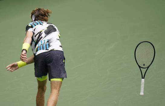 Serena Williams remonta y avanza a semis en el US Open