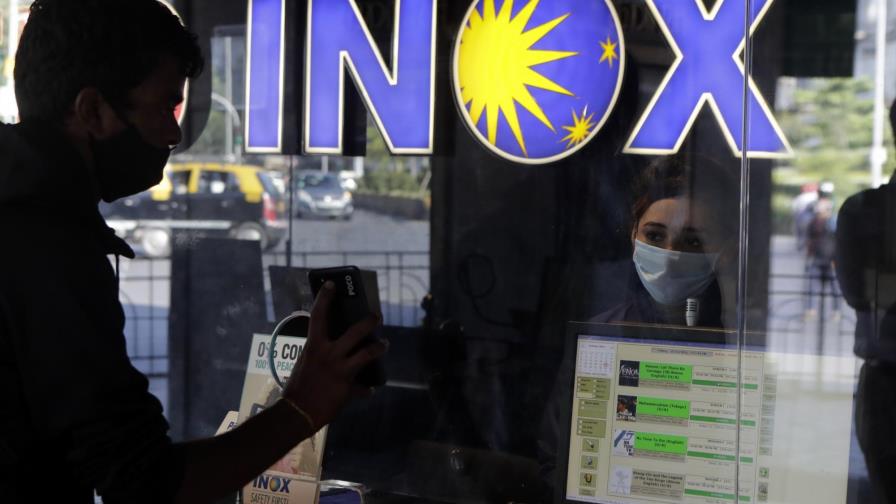 Cines de Mumbai reabren tras 18 meses de pandemia