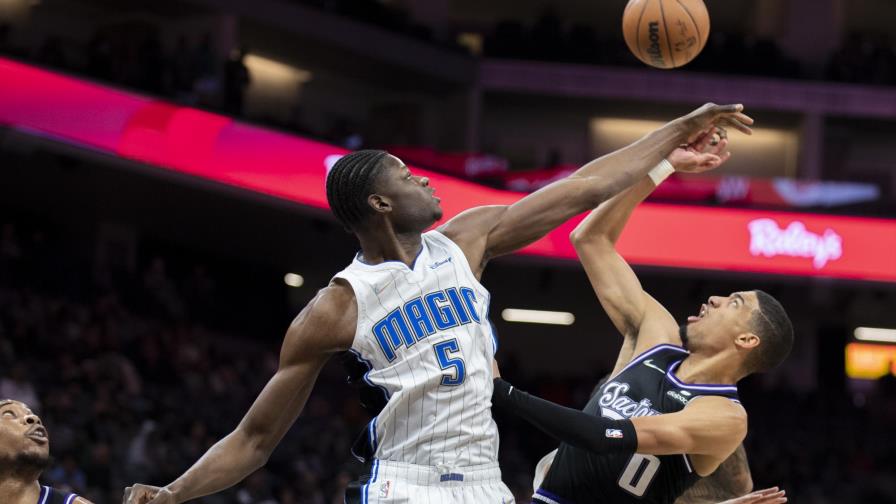 Fox y Haliburton lideran a Kings sobre el Magic 142-130