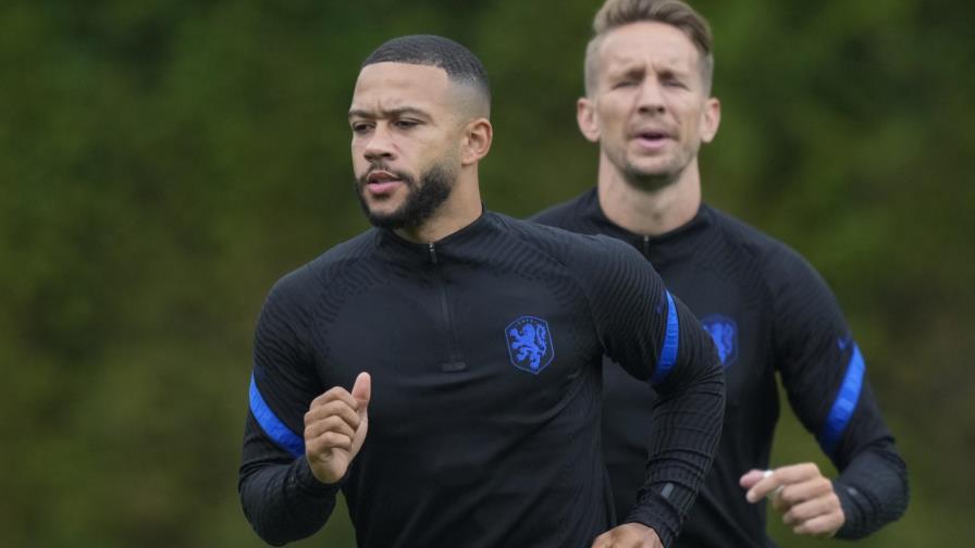 Luuk de Jong se despide de la Euro por una lesión de rodilla Luuk de Jong se despide de la Euro por una lesión de rodilla