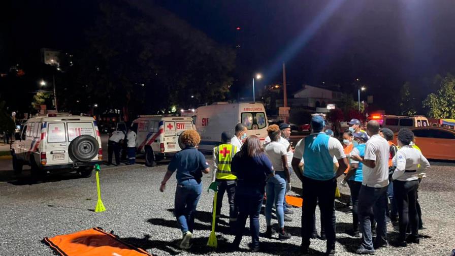 Autoridades rescatan a 47 personas a la deriva en costas de Samaná Autoridades rescatan a 47 personas a la deriva en costas de Samaná