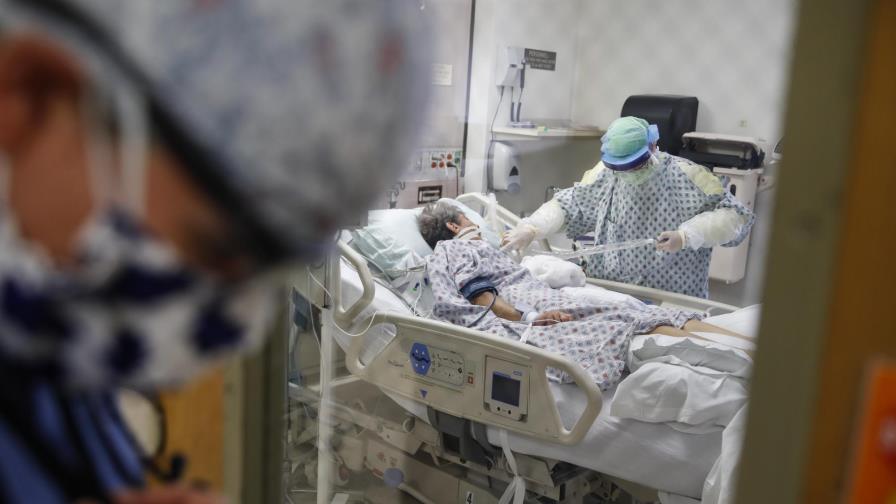 Mortalidad de COVID-19, mayor en personas con males crónicos