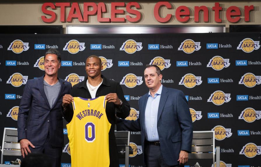 Westbrook regresa a casa, deseoso de ayudar a los Lakers