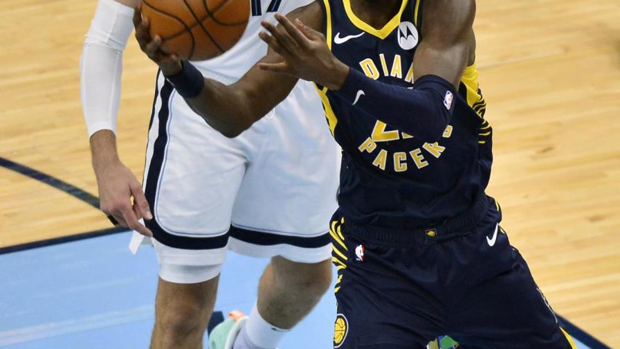 Pacers derrotan a Grizzlies de la mano de LeVert y Brogdon
