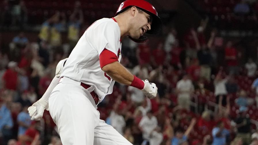 Carlson pega dos jonrones en triunfo de Cardenales ante Padres