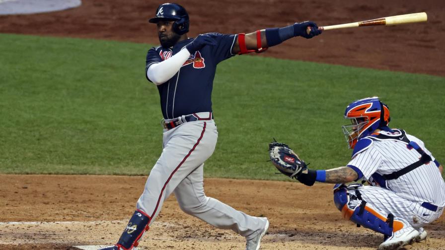 Bravos pegan 17 hits para apalear a Mets