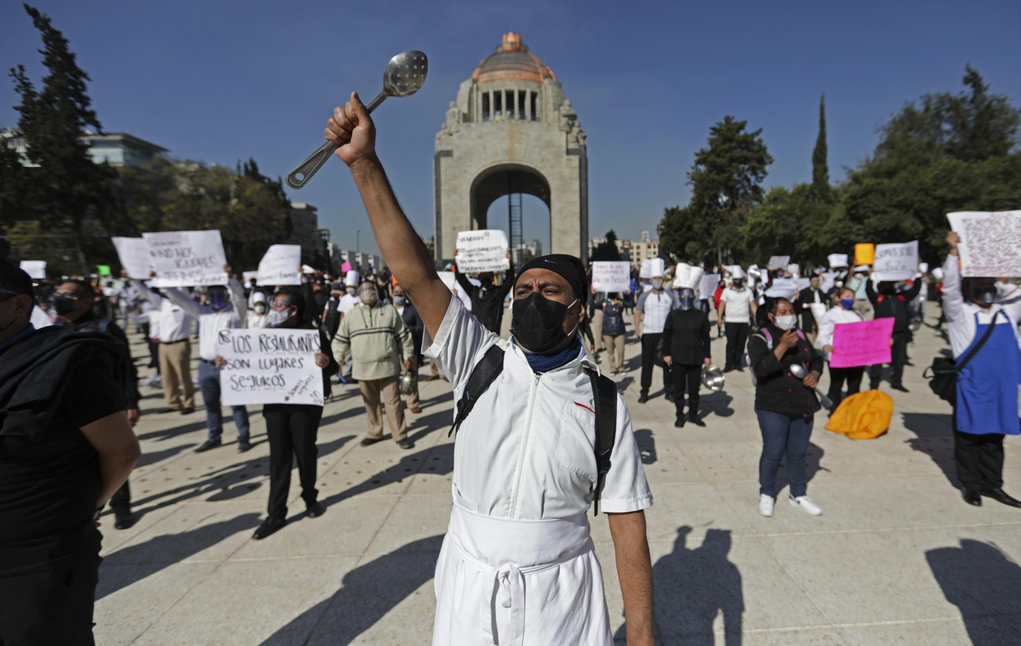 México: Crece la desesperación conforme se agotan vacunas