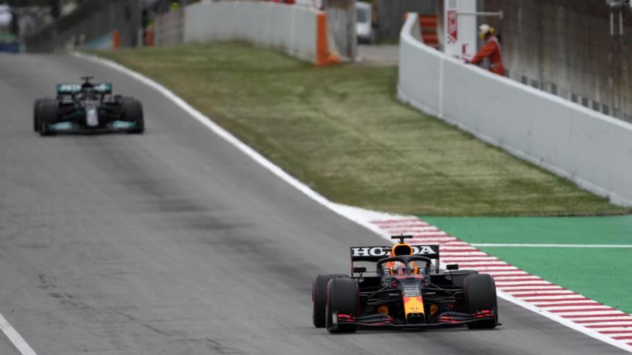 Hamilton supera a Verstappen en un vibrante GP de España Hamilton supera a Verstappen en un vibrante GP de España