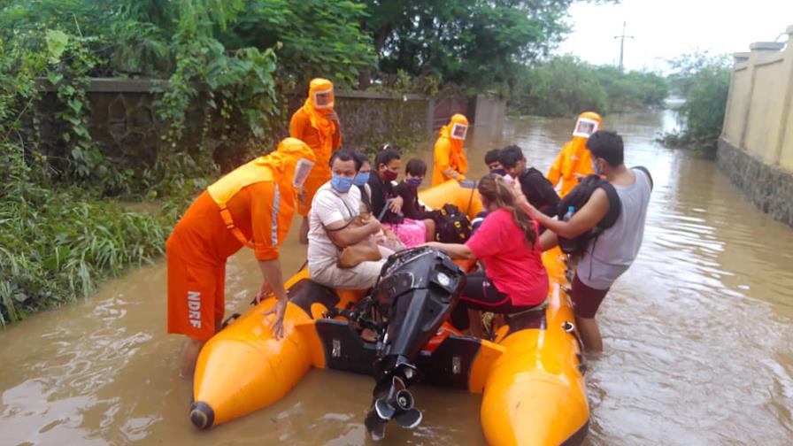 Lluvias del monzón causan deslaves en India: 32 muertos