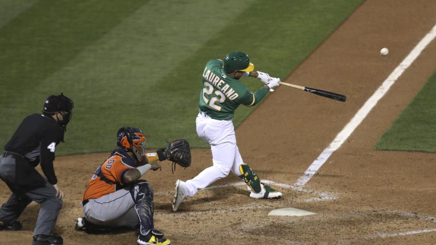 Atléticos vencen a Astros, con hit de Laureano en la 9na