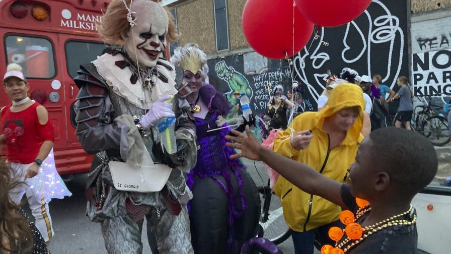 Un desfile vuelve a llenar las calles de Nueva Orleans