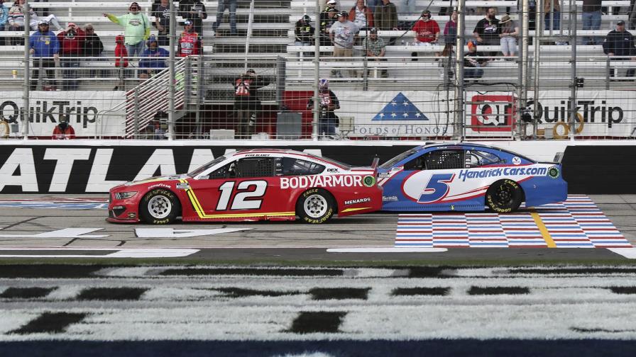NASCAR: Ryan Blaney supera a Larson y gana en Atlanta NASCAR: Ryan Blaney supera a Larson y gana en Atlanta