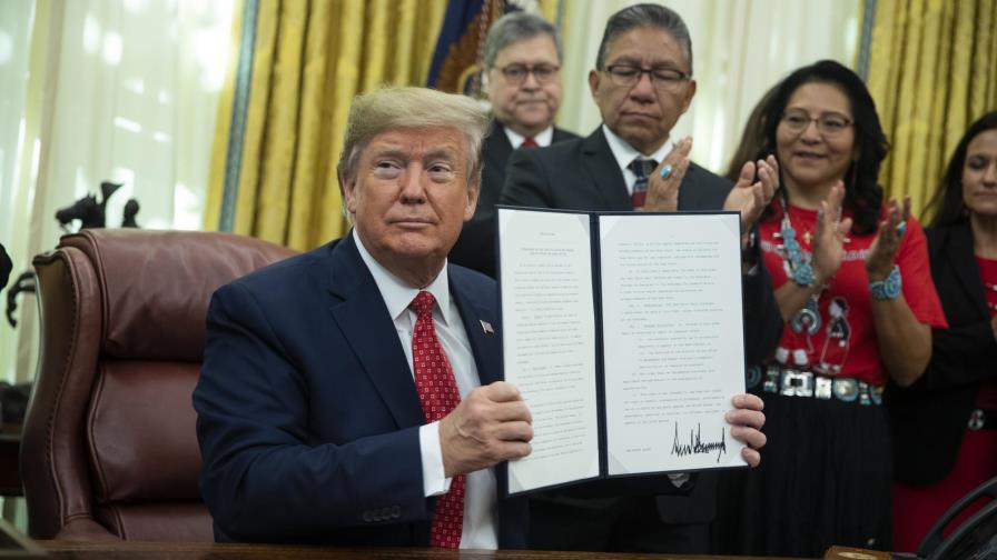 Trump crea comisión sobre indígenas muertos y desaparecidos Trump crea comisión sobre indígenas muertos y desaparecidos