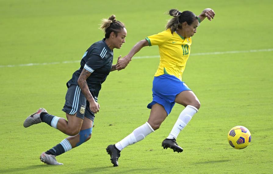 Marta anota en triunfo de Brasil ante Argentina