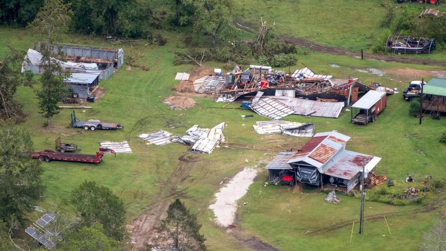 Tras huracán Laura, residentes en Luisiana estarán sin luz ni agua durante semanas
