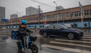 El mercado de Wuhan donde surgió la COVID-19 intenta pasar página