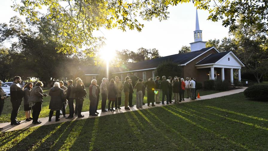 A los 95 años, Jimmy Carter sigue atrayendo fieles a iglesia