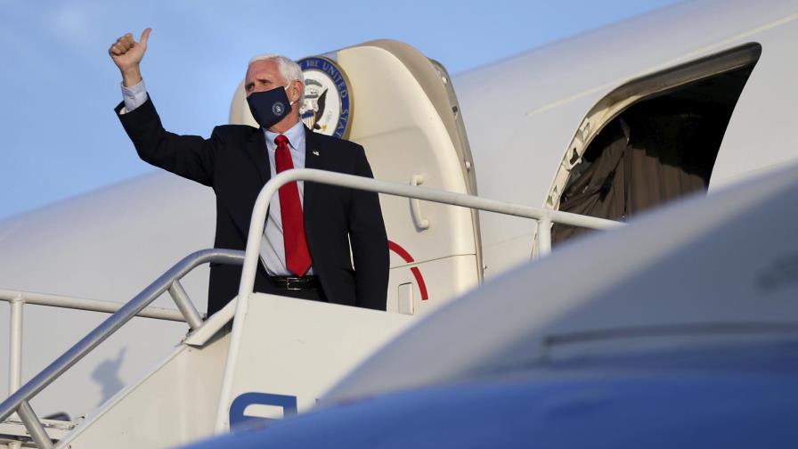 Pence visita Luisiana, donde el virus ha repuntado