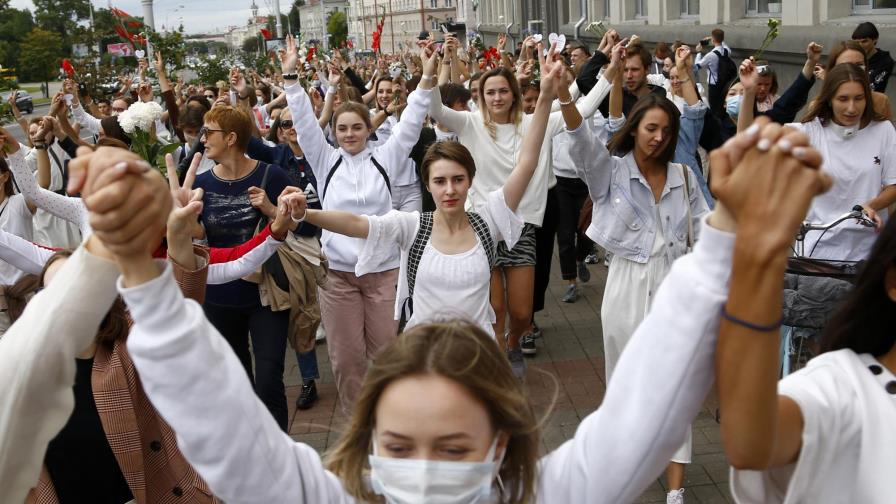 Miles se manifiestan contra elecciones en Bielorrusia Miles se manifiestan contra elecciones en Bielorrusia
