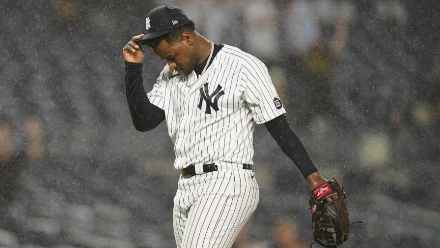 Yanquis derrotan a Rangers y siguen luchando por playoffs