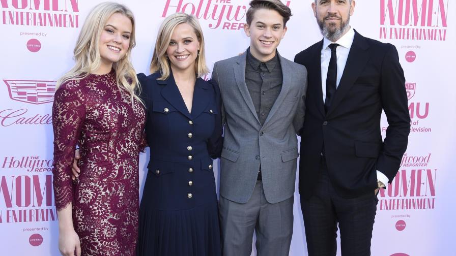 Reese Witherspoon es homenajeada por Hollywood Reporter