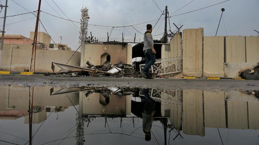 Irán condena la quema de su consulado en protestas en Irak Irán condena la quema de su consulado en protestas en Irak