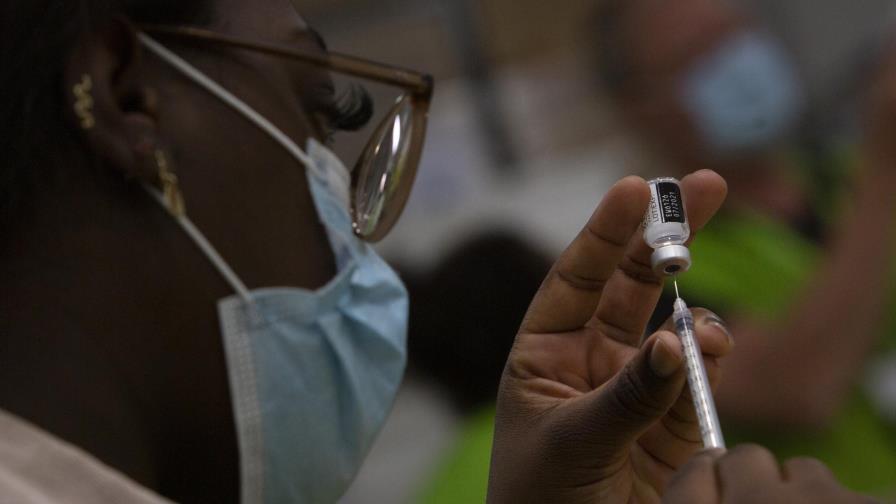 UE plantea unir esfuerzos para fabricar medicamentos COVID