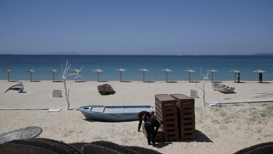 Grecia entra a carrera mediterránea para recuperar turistas