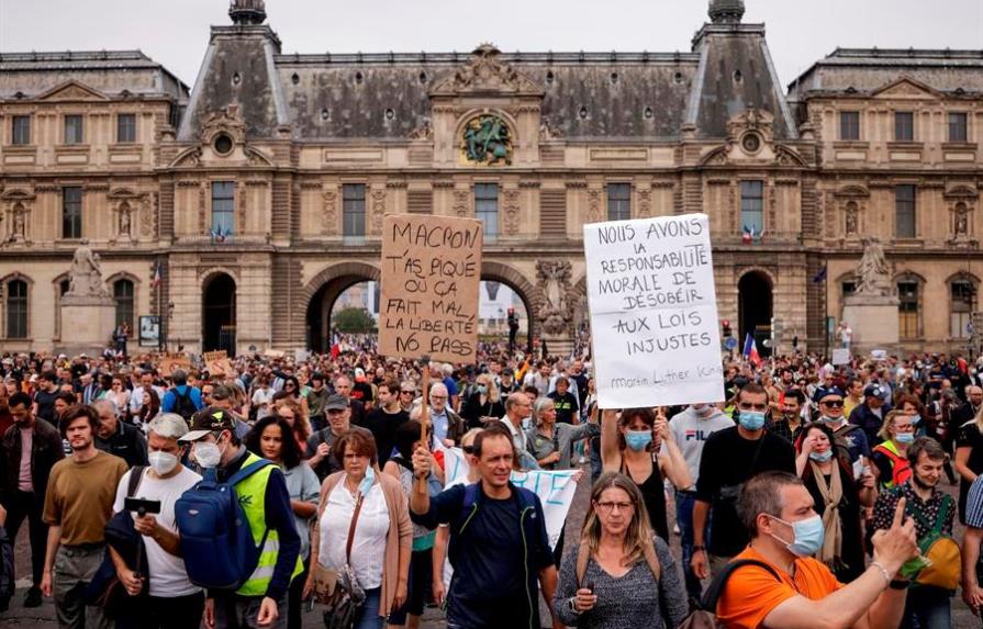 Miles de manifestantes en Francia contra la “dictadura sanitaria”