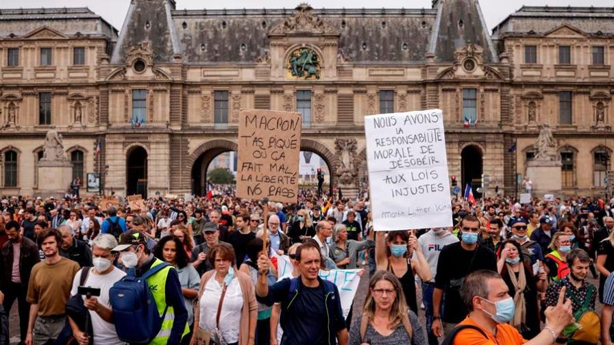 Miles de manifestantes en Francia contra la “dictadura sanitaria”