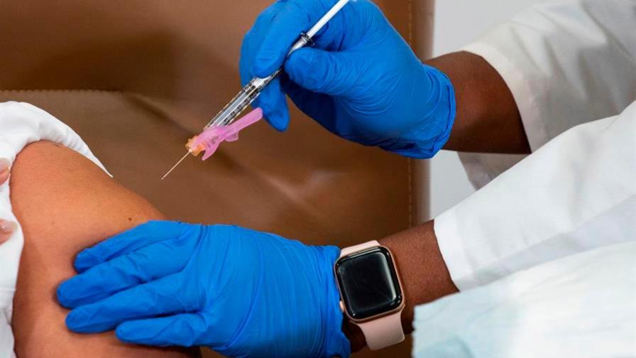 Florida espera 127.000 nuevas dosis, mientras sigue la escalada de contagios Florida espera 127.000 nuevas dosis, mientras sigue la escalada de contagios
