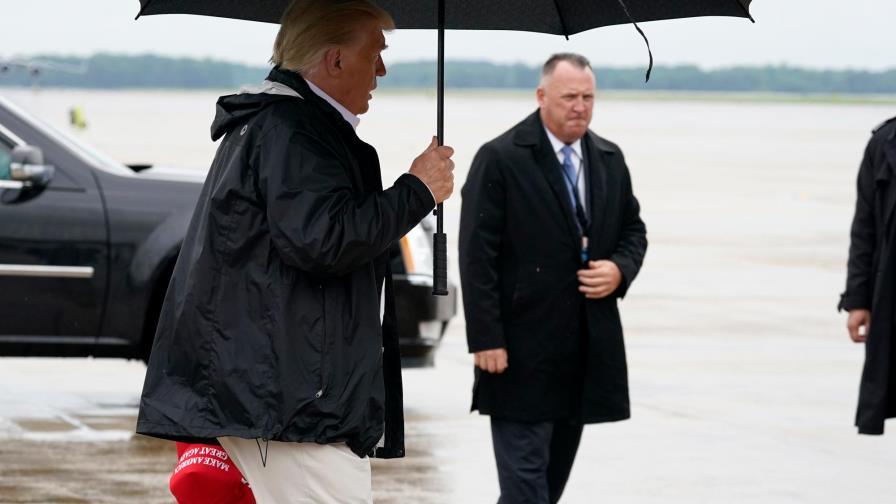 Tras paso de Laura, Trump visitará a afectados por huracán