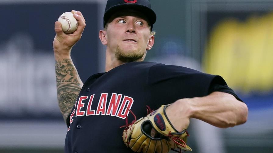 Plesac regresa del castigo e Indios apalean a Reales
