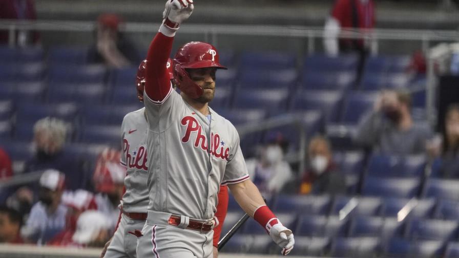 Harper responde a abucheos con jonrón; Filis ganan