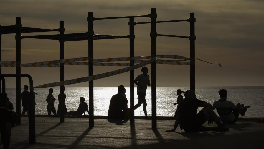 Varios países relajan restricciones de confinamiento social