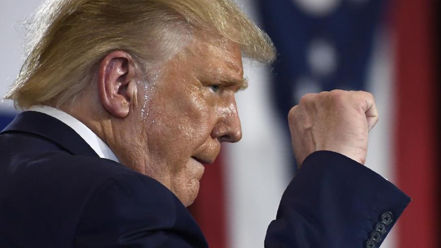 Trump prohíbe tratos con propietarios de Tiktok y WeChat Trump prohíbe tratos con propietarios de Tiktok y WeChat