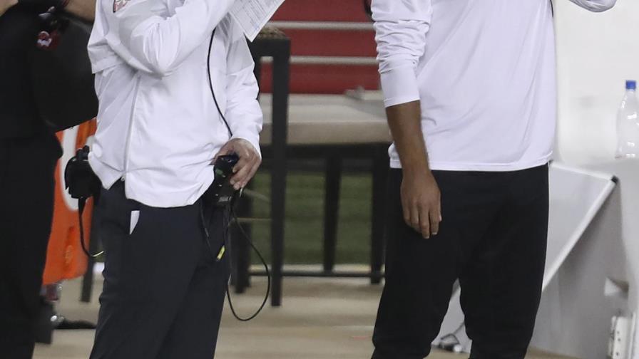 Garoppolo vuelve a entrenar de manera limitada con los 49ers