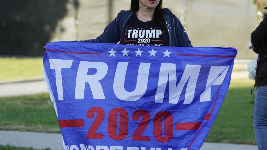 Trump estudia cómo seguir la pelea, buscar una salida digna