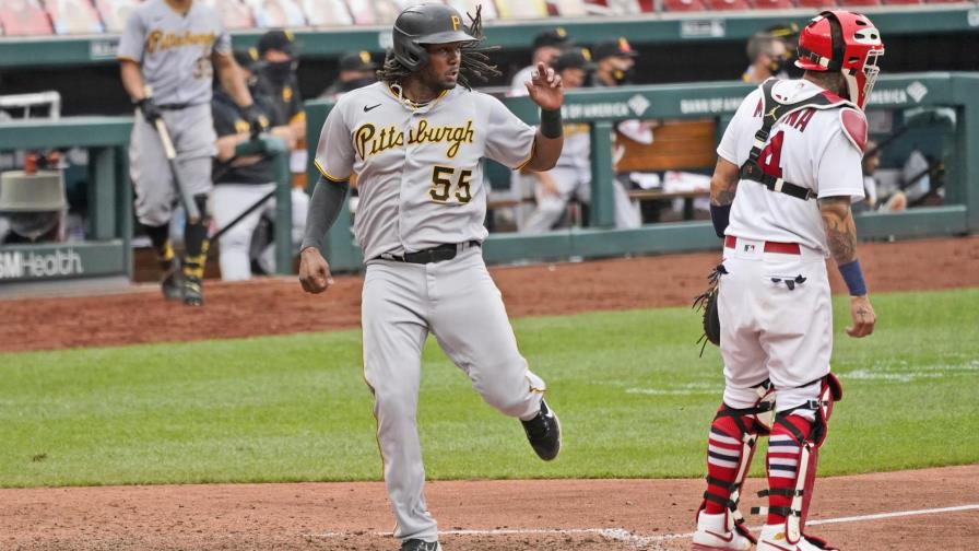González remolca carrera; Piratas barren doble juego González remolca carrera; Piratas barren doble juego