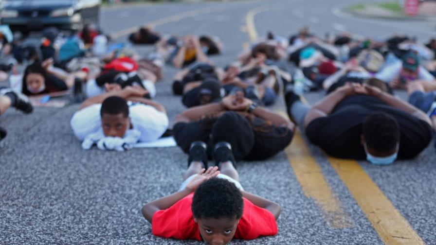 Cargos contra policía que agredió a hombre negro en Missouri